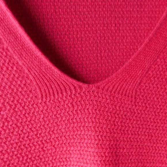 🐾GAP Bright Pink Sweater🐾 - Picture 6 of 9